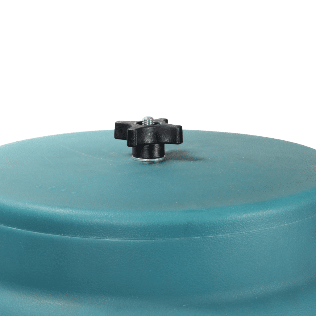 Close-up of VA40 machine lid secured with a locking nut designed to reduce noise during operation.